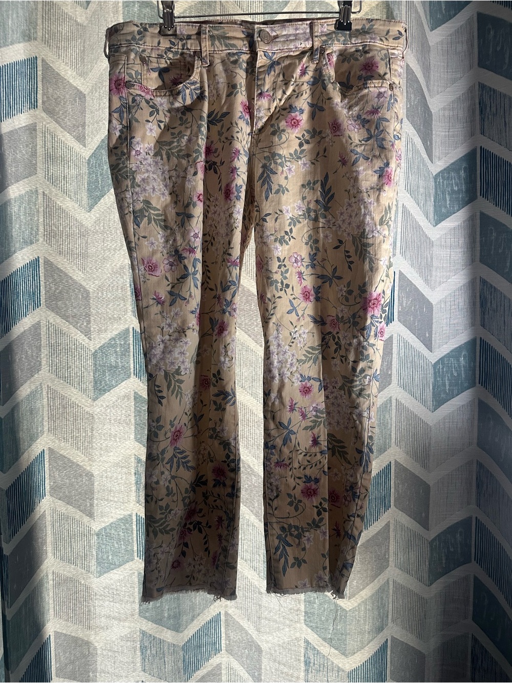 Code Bleu Women's Cropped Lover Floral Raw Hem Jeans Size 12